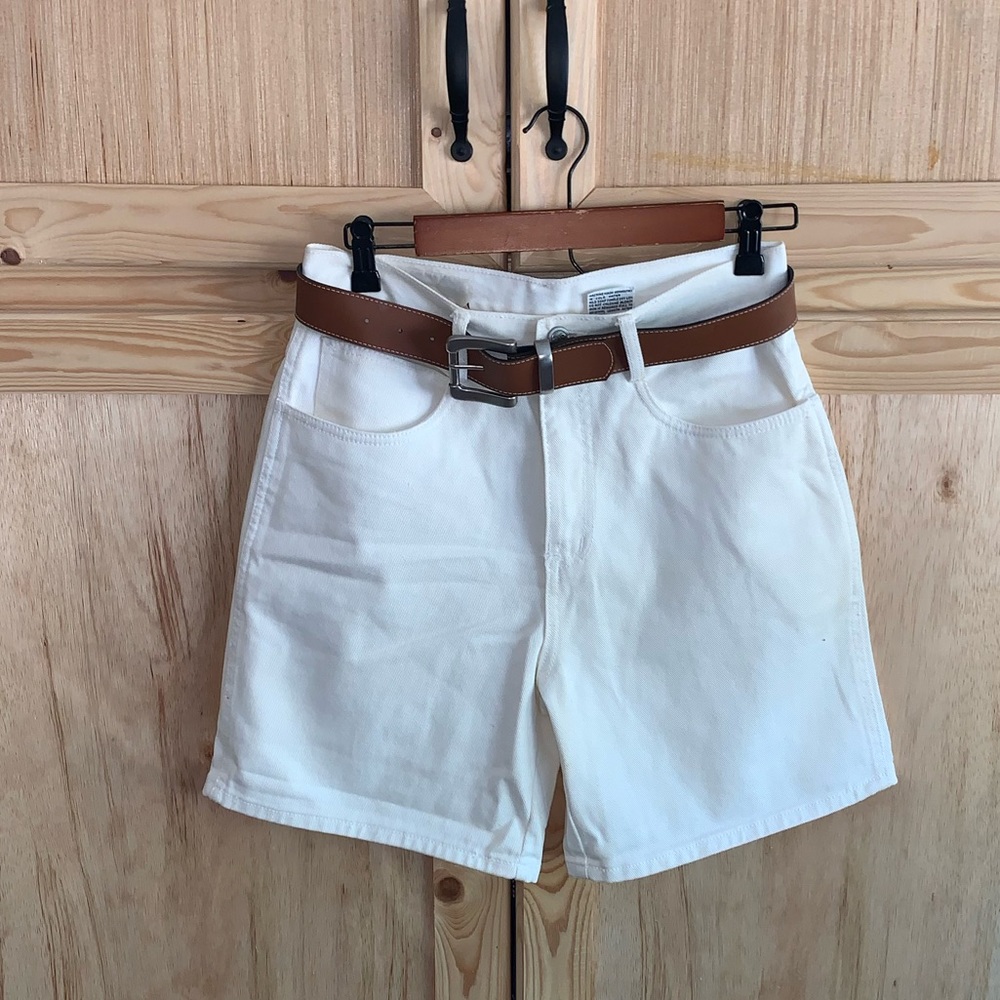 Rio By Stephen Mardon off white denim shorts with belt size 9